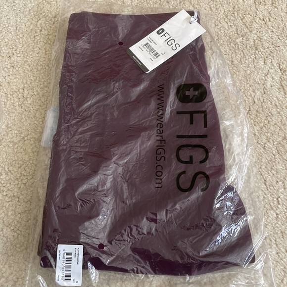 NWT FIGS Limited Edition Deep Purple Leggings S - Picture 3 of 4
